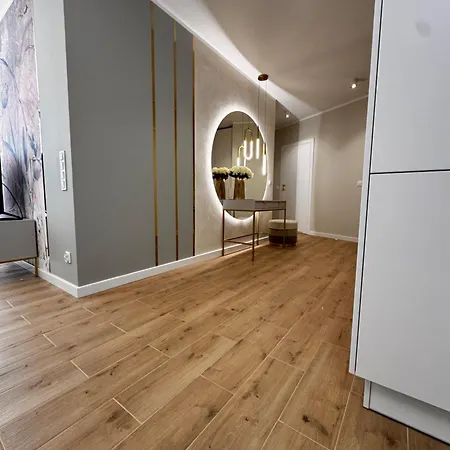 Zurawie Apartment *