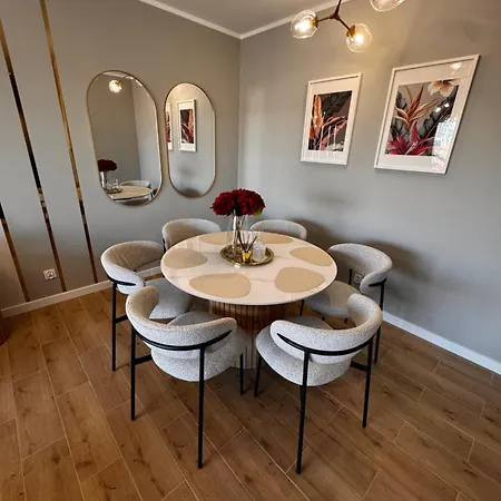 Zurawie Apartment