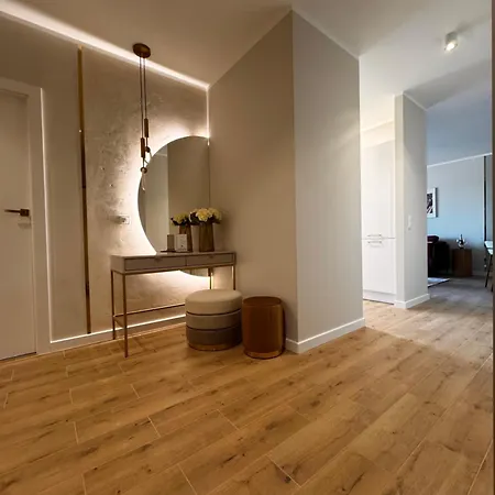 Zurawie Apartment *