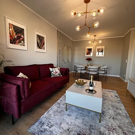 Zurawie Apartment *