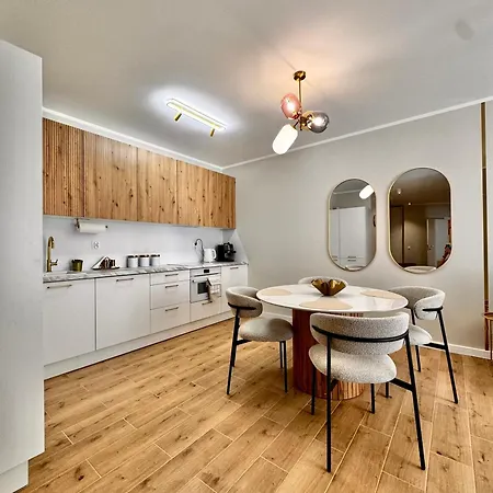 Zurawie Apartment *