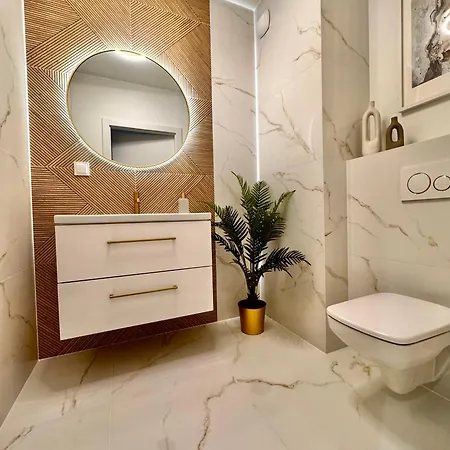 Zurawie Apartment *