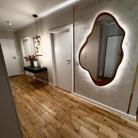 Zurawie Apartment *